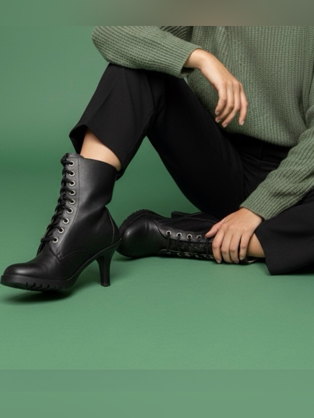 ❤️Price Drop❤️Chinese Laundry Black Lace-Up Oracle Boots New With Box